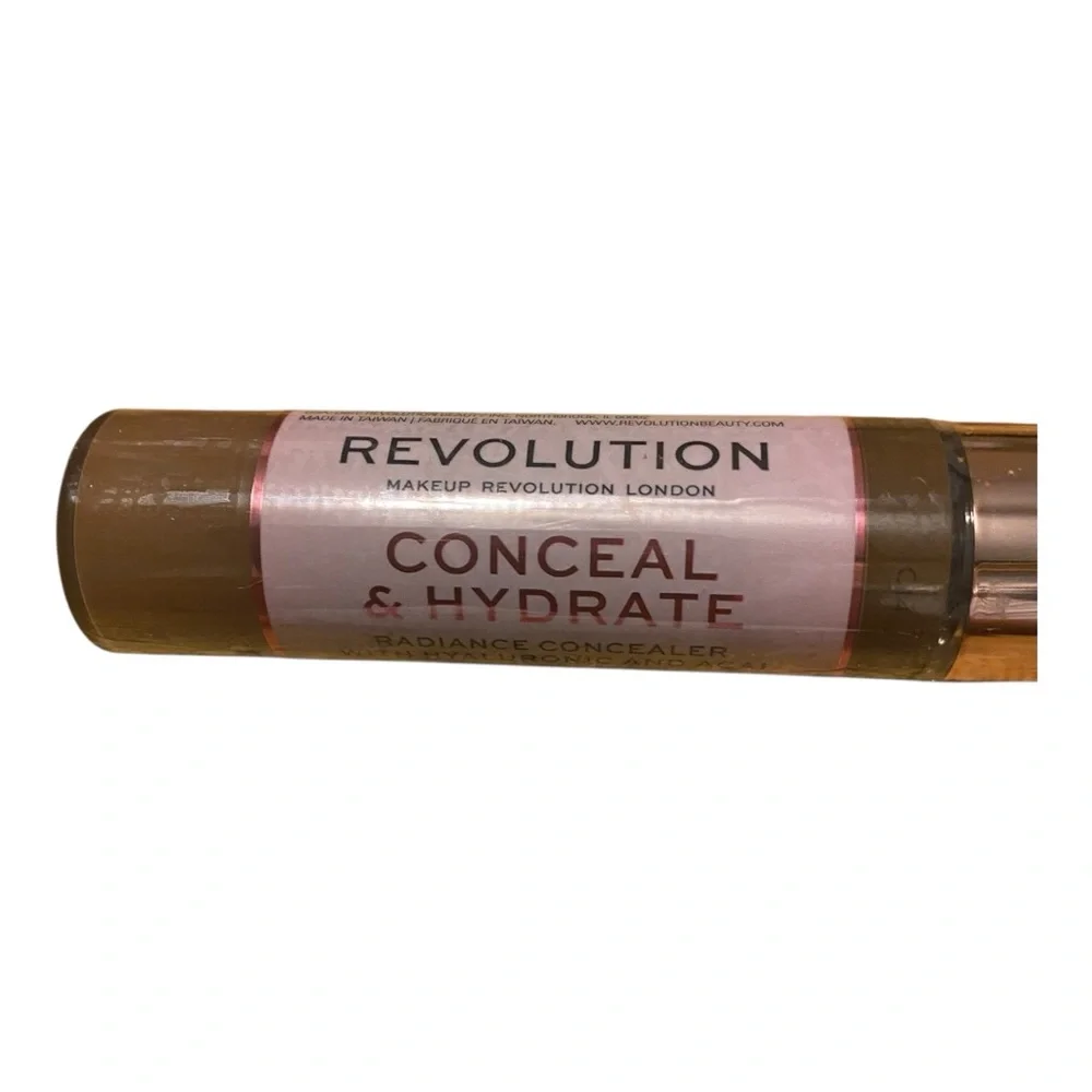 Revolution Conceal & Hydrate Concealer - C14